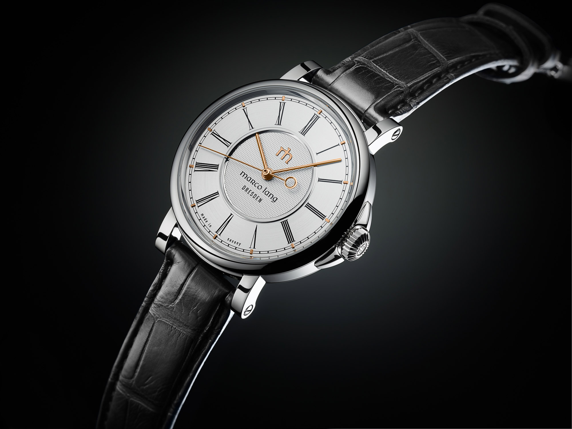 Marco Lang presents his first watch in the ´Zweigesicht` series and is called ´Zweigesicht-1` a changeable watch with two faces, with a new complication ´shock-indication` … - inspired by fine watchmaking from Saxony (Germany), 18th and 19th century.