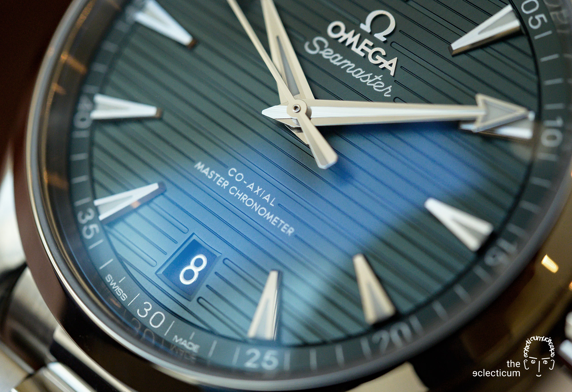 OMEGA Seamaster Aqua Terra green dial detail